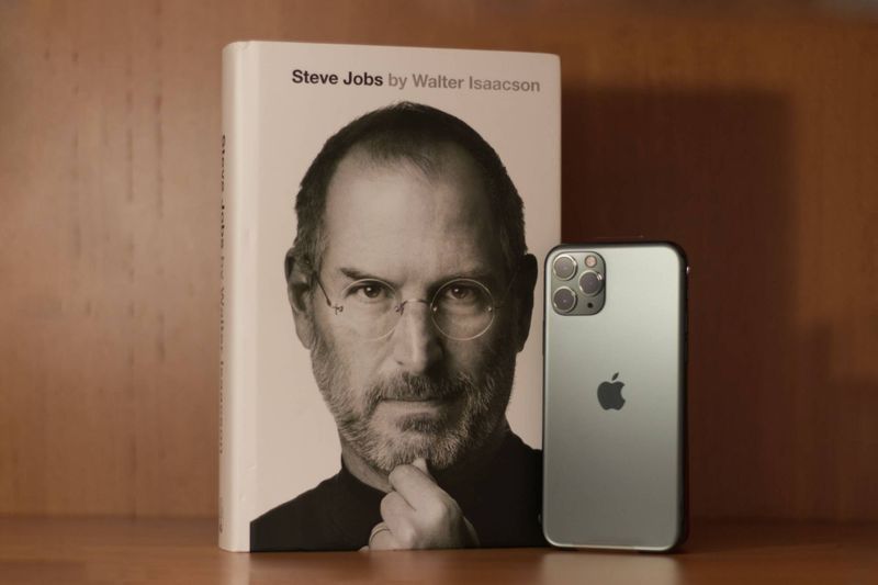 40 year old Apple II manual signed by Steve Jobs fetches a whopping Rs 5.85 crore auction