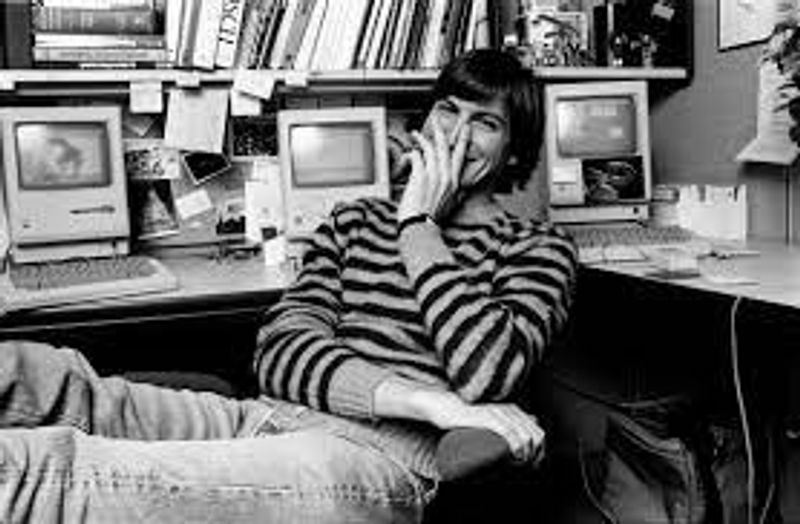 40 year old Apple II manual signed by Steve Jobs fetches a whopping Rs 5.85 crore auction