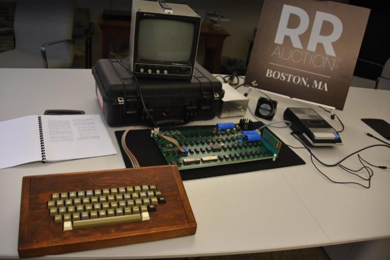 40 year old Apple II manual signed by Steve Jobs fetches a whopping Rs 5.85 crore auction