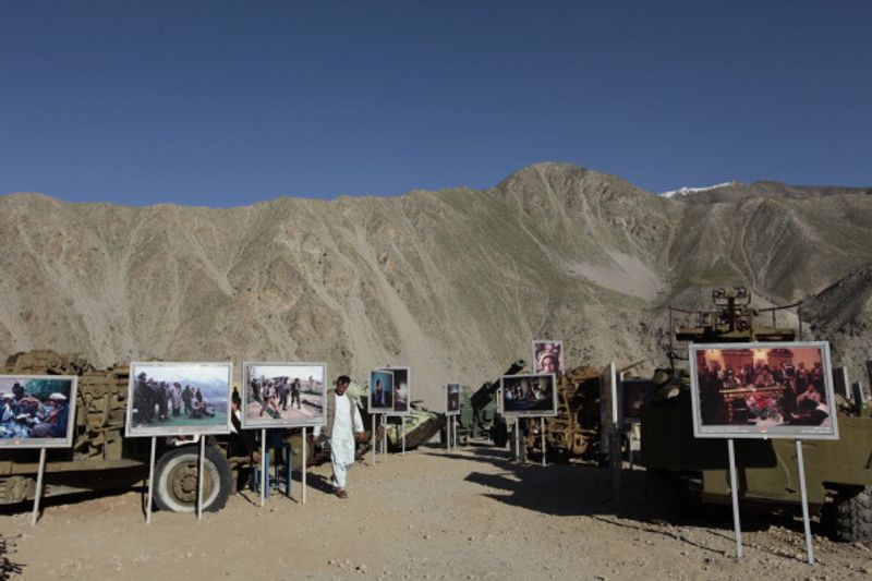 National Resistance Front defeat the Taliban in the Panchsheer Valley