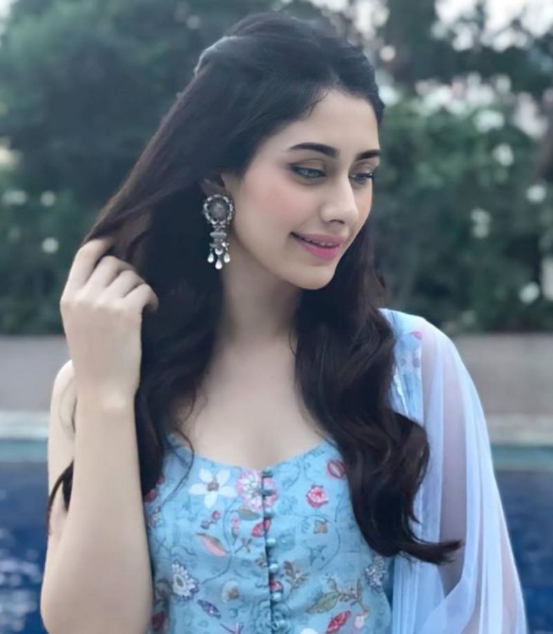 Afghani actress Warina Hussain looks stunning check out Salman Khans Dabangg 3 heroine photos dpl