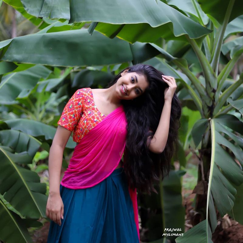 katrukkena veli vijay tv serial actress priyanka hot photos