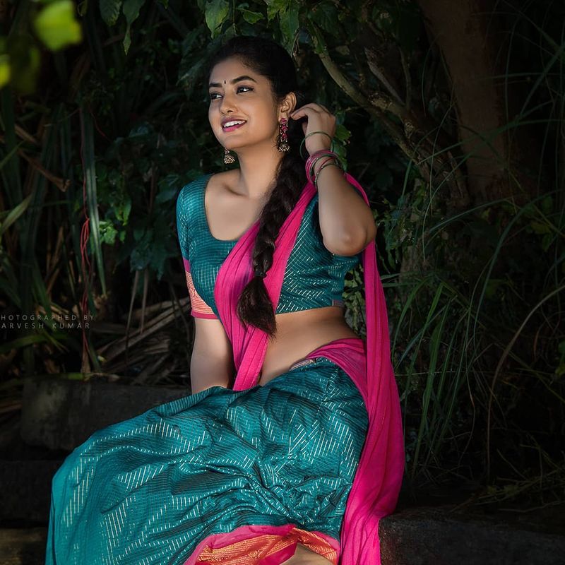 katrukkena veli vijay tv serial actress priyanka hot photos