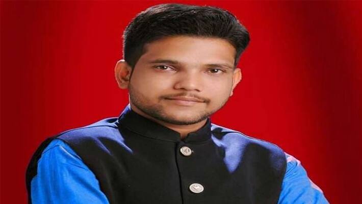 BJP नेता को इश्क पड़ा इतना मंहगा की जान देनी पड़ी, गर्लफ्रेंड की बेवफाई में  पहले काटी नस फिर लगाई फांसी | chhattisgarh news bjp youth leader commits  suicide due girlfriend ...