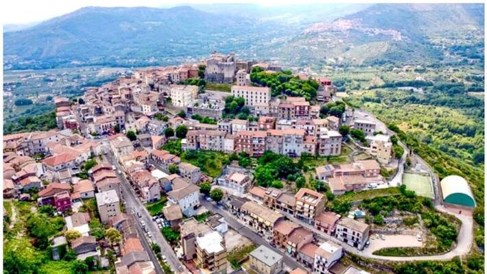 Village near Rome joins Italy's one euro home sell-off Village near Rome joins Italy's one euro home sell-off