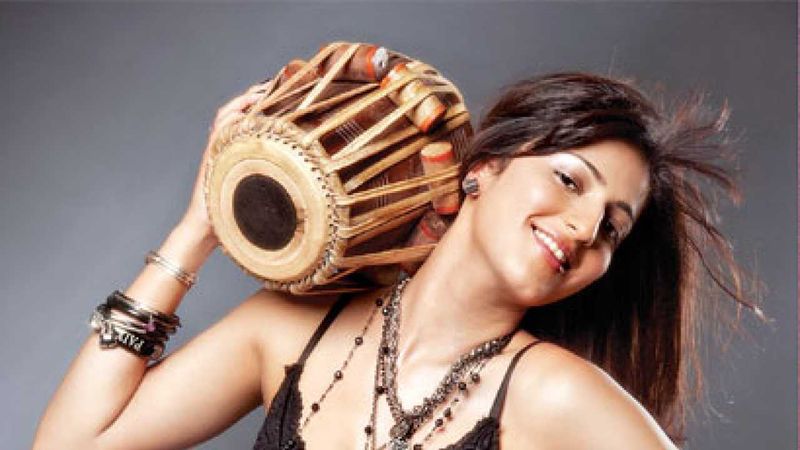 shruti haasan share rare pics with dhol her desire found that time