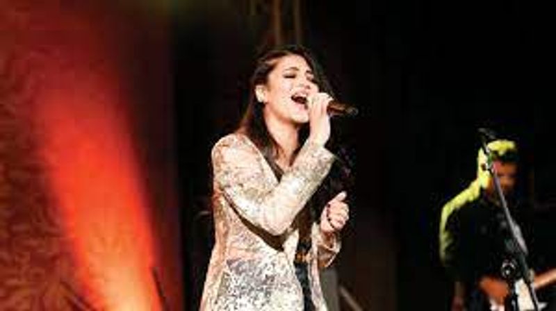 shruti haasan share rare pics with dhol her desire found that time