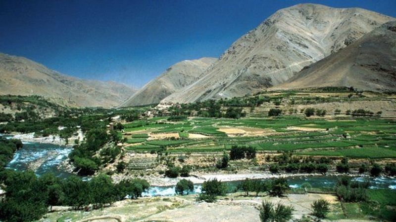 Who is the national resistance front of Afghanistan who wage war against Taliban