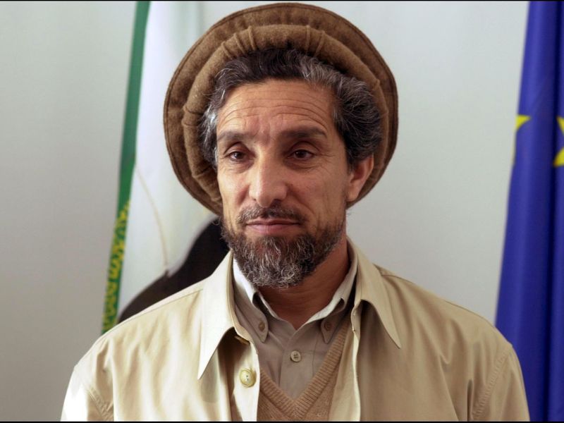 Who is the national resistance front of Afghanistan who wage war against Taliban