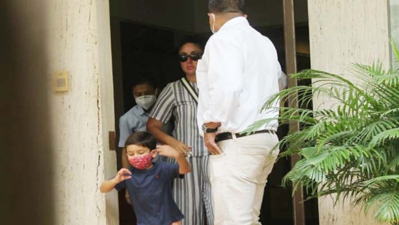 kareena kapoor step out with son, taimur ali khan looked excited