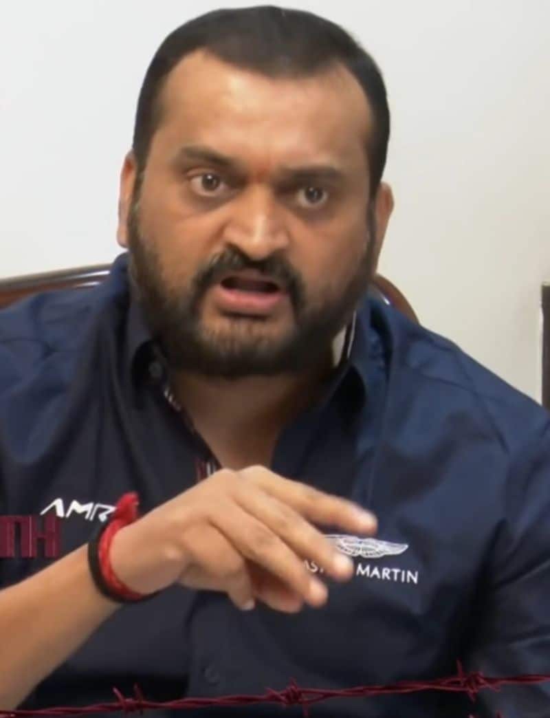 why mega heroes supporting prakash raj when he was criticised pawan kalyan