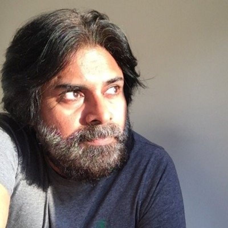 why mega heroes supporting prakash raj when he was criticised pawan kalyan