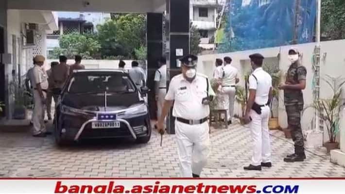 A fake police vehicle has come out to light after an accident at Bansdroni area in Kolkata RTB A fake police vehicle has come out to light after an accident at Bansdroni area in Kolkata RTB