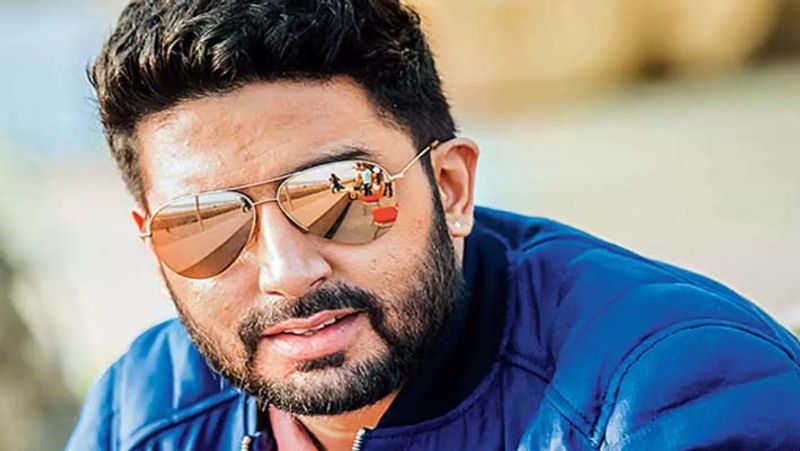 abhishek bachchan had to face comparison with amithabh bachchan bjc