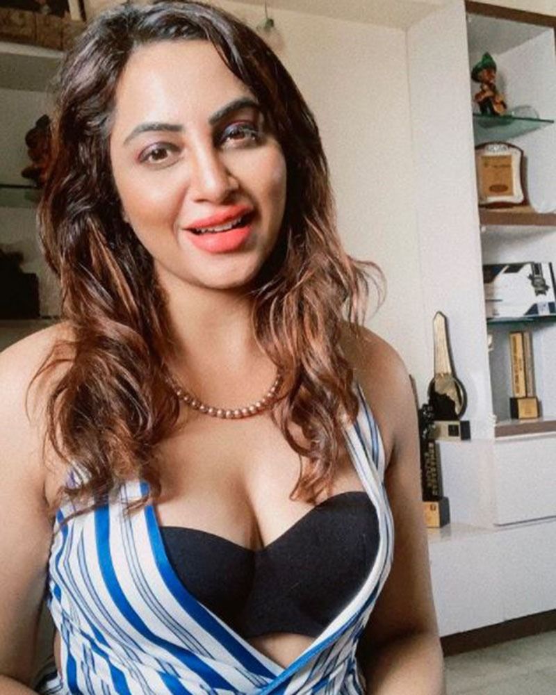 Actress Arshi Khan marriage to an Afghanistan cricketer has been annulled due to Taliban terror spb