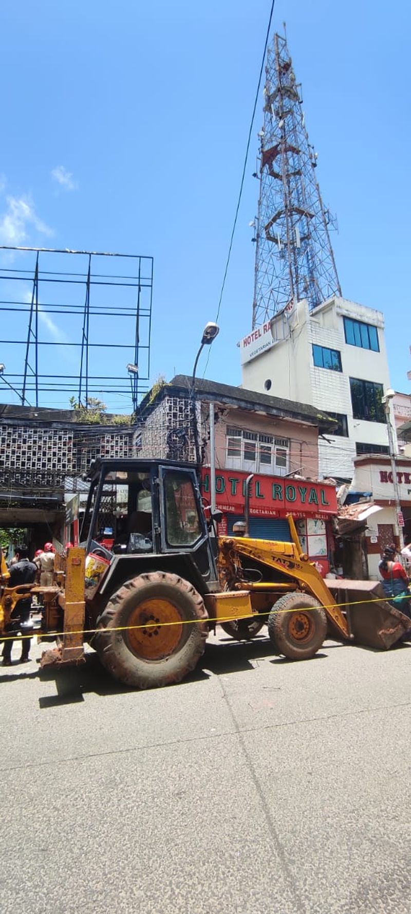 hotel building in front of the Ernakulam North railway station tilted people were evacuated