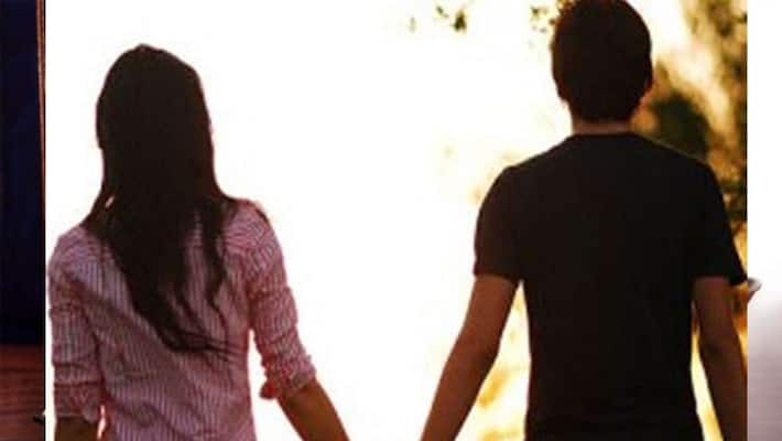 19-year-old marries man 42 years older despite her parents initially calling the police on them 19-year-old marries man 42 years older despite her parents initially calling the police on them