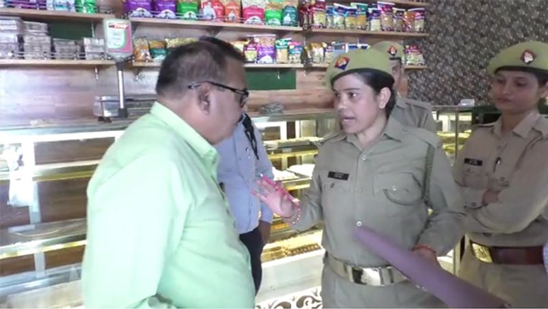 firozabad lady constable rinki singh salute cm to governor for human trafficking child labors
