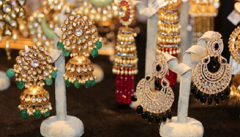 Gold Price Today 11 September 2021: Yellow Metal Loses Sheen Hovers Near 46000 Check Revised Rates
