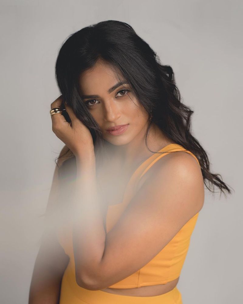 actress ramya pandian hot photo gallery