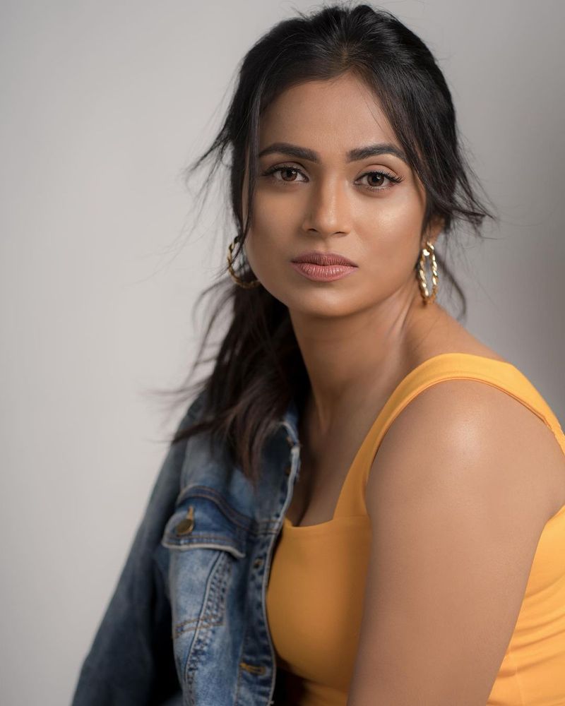 actress ramya pandian hot photo gallery