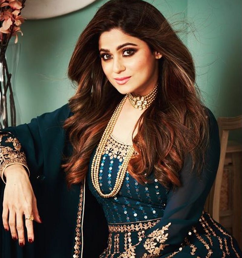 Bigg Boss 15 Shamita Shetty gives her pair of sandals to Miesha Iyer dpl