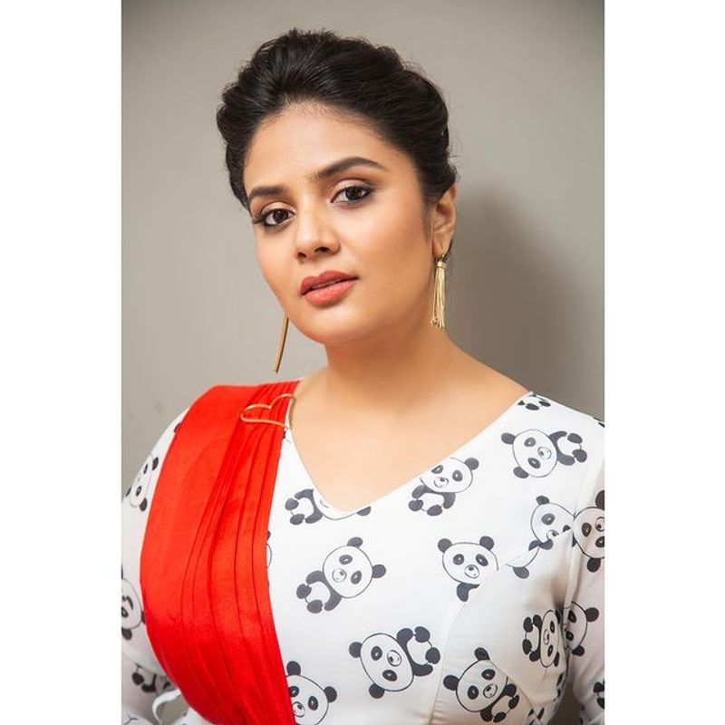 Anchor Sreemukhi latest instagram photos