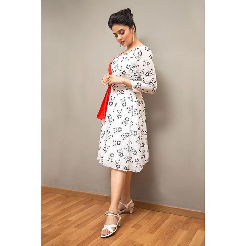 Anchor Sreemukhi latest instagram photos
