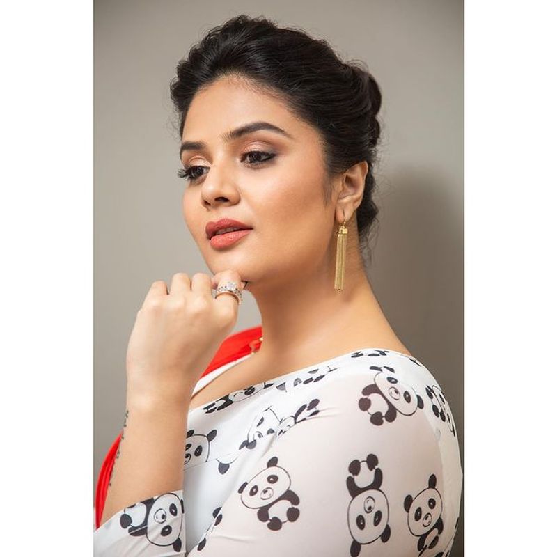 Anchor Sreemukhi latest instagram photos