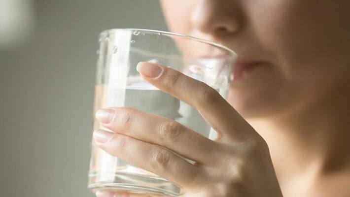 How many glasses of water should you drink daily How many glasses of water should you drink daily