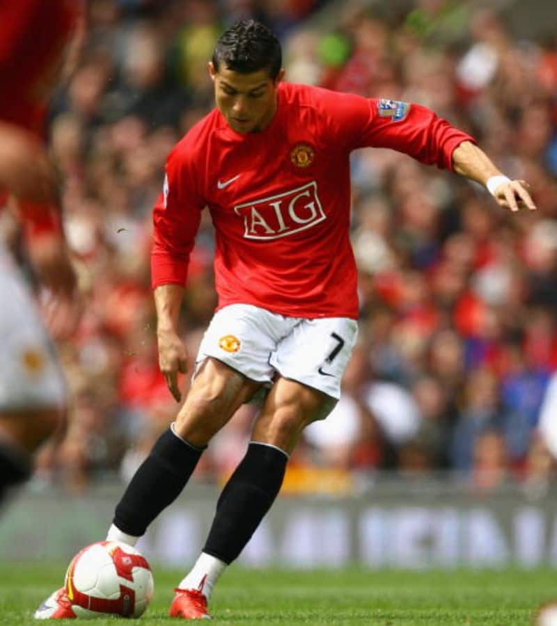 What would be Cristiano Ronaldo's jersey number at Manchester United?-ayh