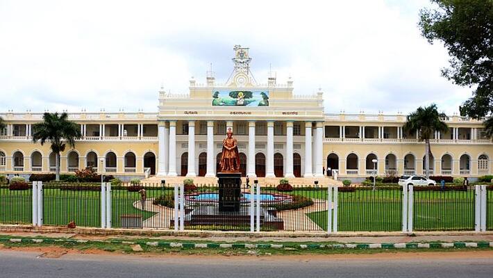 gangrape case mysuru VV revokes its order of no entry for girls in campus rbj gangrape case mysuru VV revokes its order of no entry for girls in campus rbj