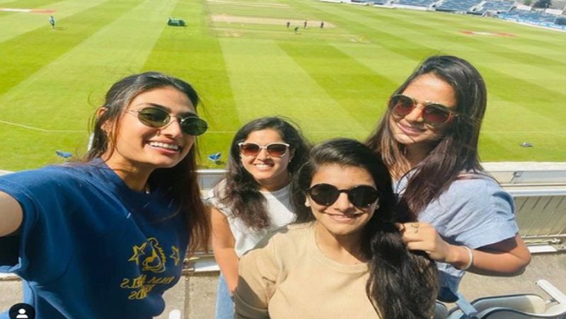 Ind vs Eng : What cricketers wives doing in London when players get busy in match