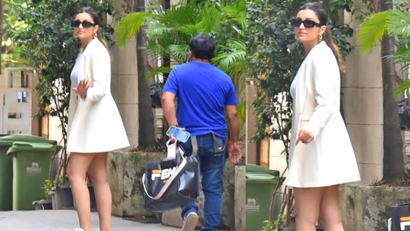 Shilpa Shetty looked upset with daughter Samisha, Sunny Leone was seen posing with her husband