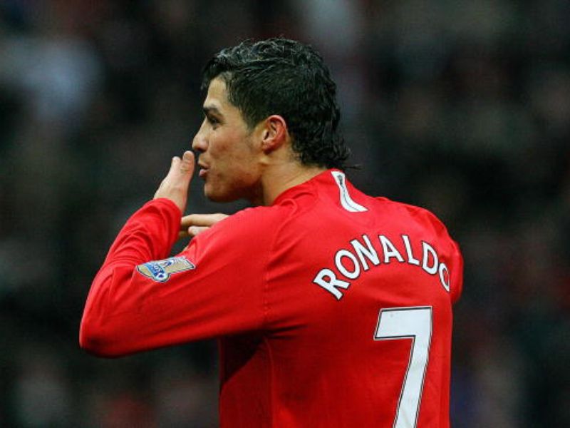 Which shirt number will Cristiano Ronaldo wear at Man United?