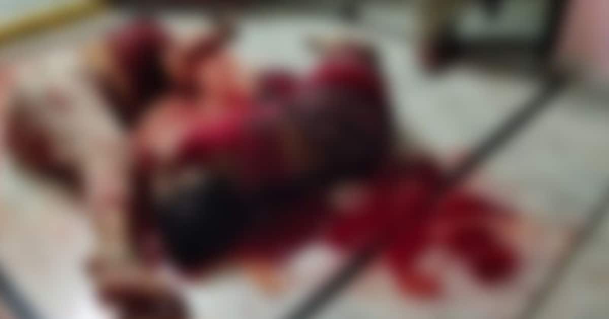 DMK: ஆளுங்கட்சி பிரமுகர் சல்லி சல்லியாய் வெட்டி படுகொலை.. பதற்றம்.. போலீஸ் குவிப்பு..!