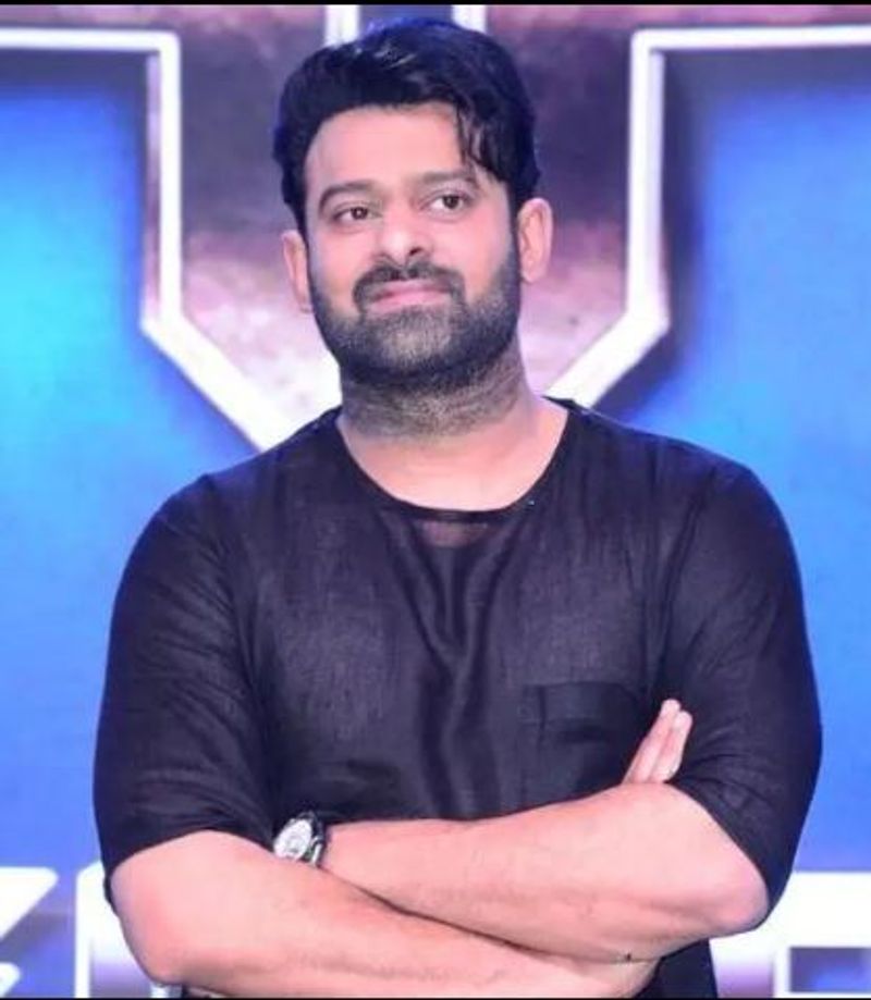 Prabhas bonds with Saif Ali Khan, Kareena Kapoor; Baahubali treats them with biryani RCB