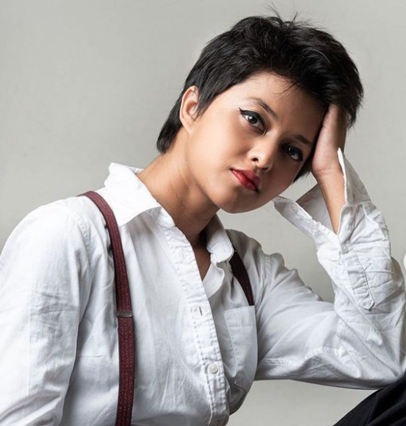 This is the Sri lankan Singer Yohani behind viral Sinhala song Manike Mage Hithe dpl
