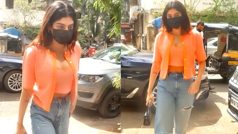 Sunny Leone Spotted with Husband, Sushmita Sen was seen shopping for her daughter Alizeh birthday
