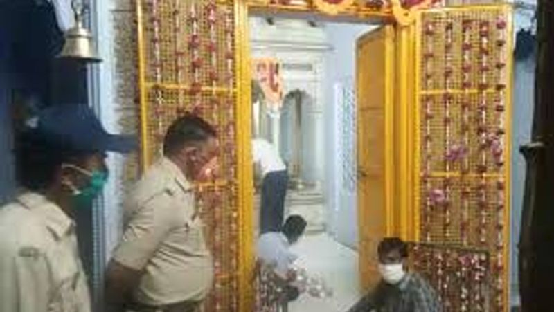 Janmashtami 2021, in Radha Krishna temple of Gwalior Madhya Pradesh, lord krishna wears jewelry worth Rs 100 crore