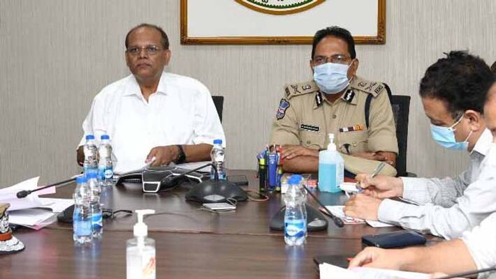 Telangana chief secretary somesh kumar reviews on heavy rains in hyderabad Telangana chief secretary somesh kumar reviews on heavy rains in hyderabad
