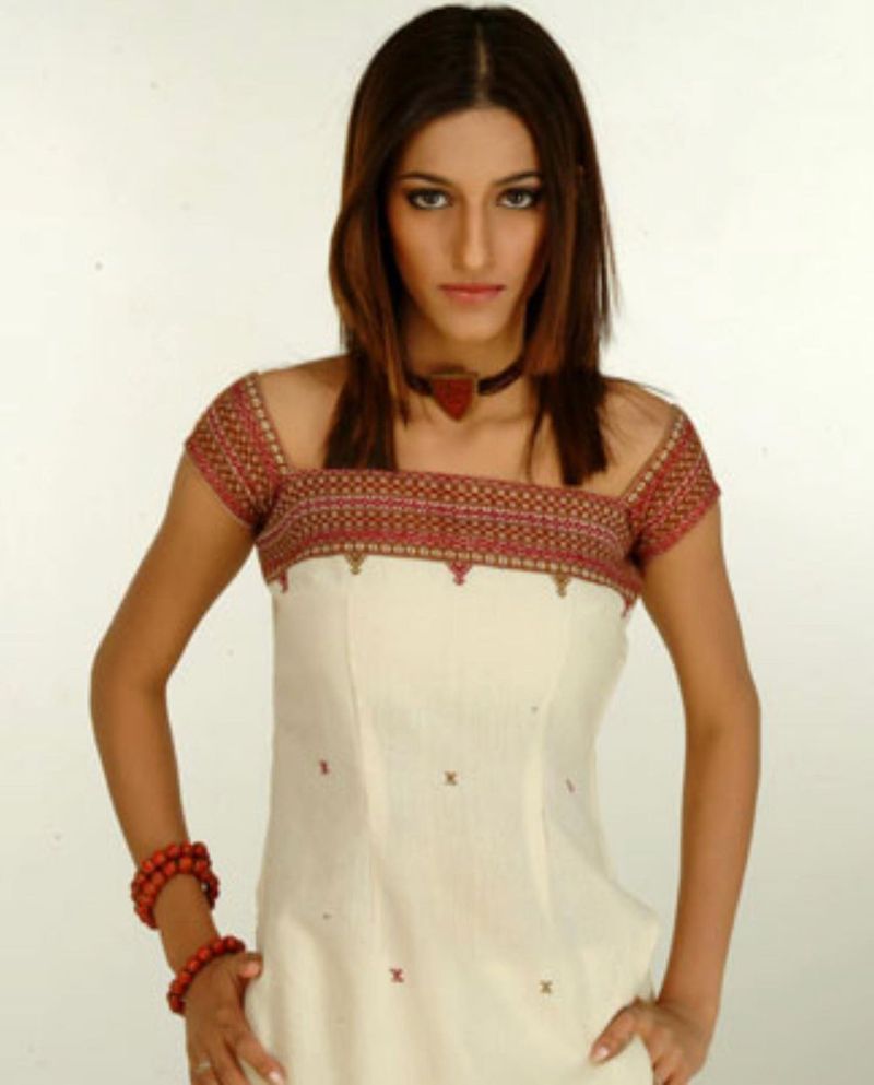 have you seen teenage shruti haasan ever look at her throwback pics at 17 age