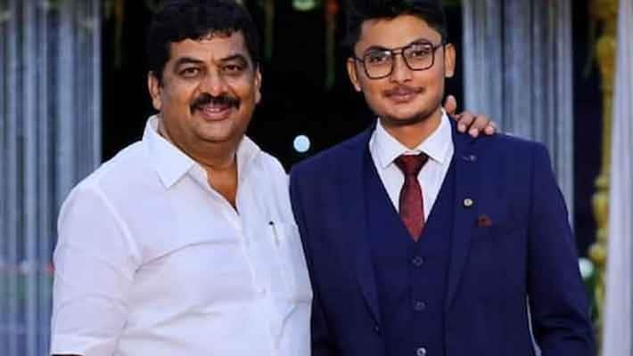 Son of a DMK MLA who drove away drunk ... Who was the woman who was with him at the time of the accident at 1.45 am? Son of a DMK MLA who drove away drunk ... Who was the woman who was with him at the time of the accident at 1.45 am?