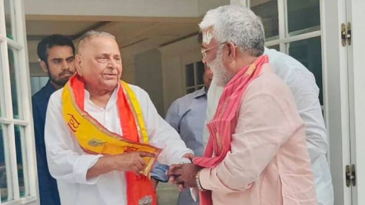 up election 2022 bjp president swatantra dev singh meet mulayam singh yadav in lucknow up election 2022 bjp president swatantra dev singh meet mulayam singh yadav in lucknow