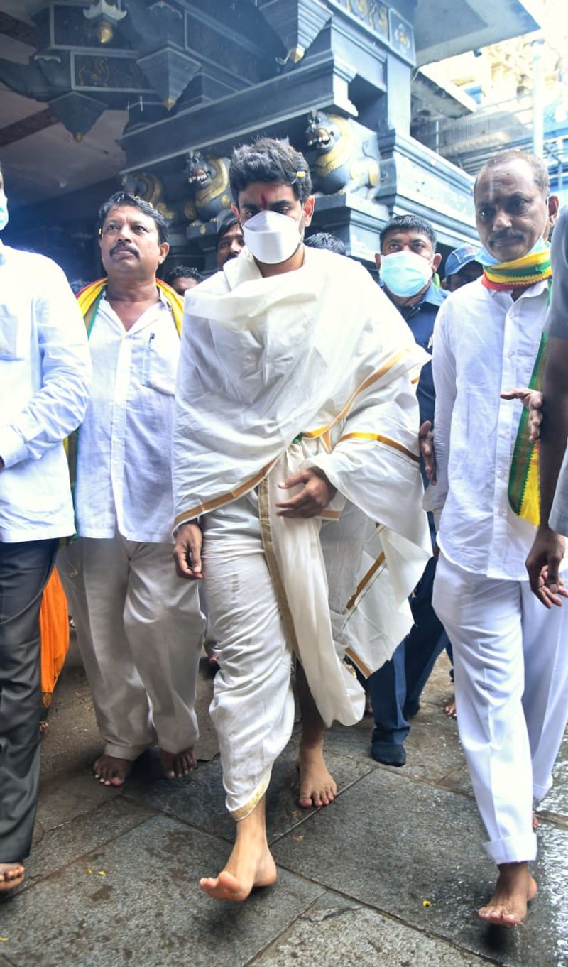 TDP Leader Nara Lokesh Visits Bhadrachalam Temple