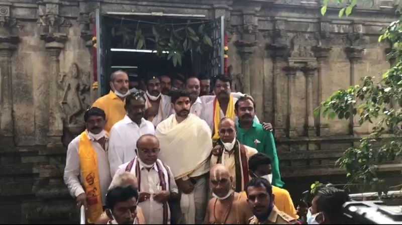 TDP Leader Nara Lokesh Visits Bhadrachalam Temple