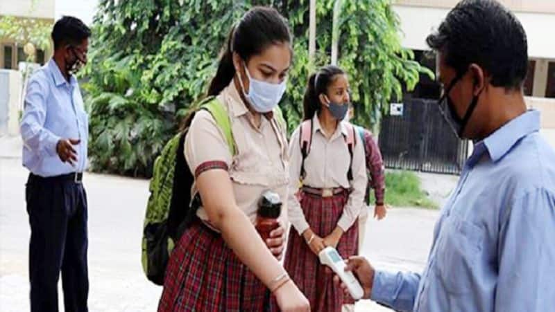 Continuous fever in 50 students from the same school in tenkasi