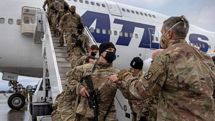 Biden says US committed to safe passage for last 100 200 Americans left in Afghanistan pod Biden says US committed to safe passage for last 100 200 Americans left in Afghanistan pod