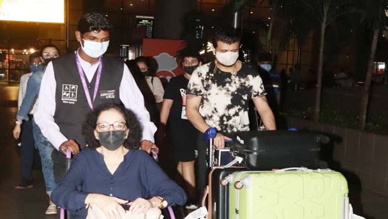 kareena kapoor spotted without makeup with son jeh ali khan