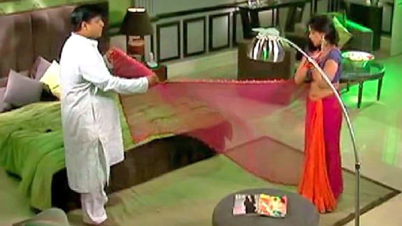 Ram Kapoor actor passionate kissing scene with Sakshi Tanwar went viral